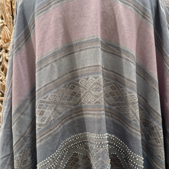 Moment by Moment Blue, Pink, Lightly Beaded, Dutch Design Poncho/Shawl- One Size - Picture 8 of 10